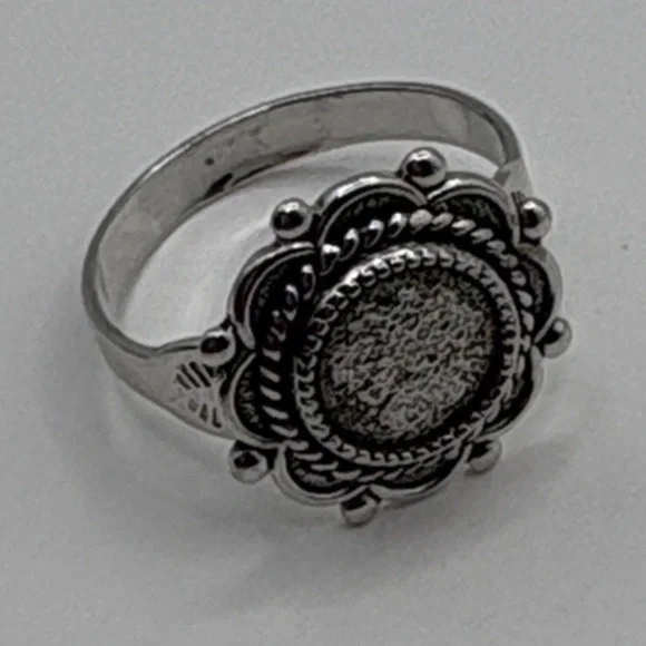 Vintage Sterling Silver Floral Ring Size 5 adjustable to 6 - Picture 1 of 6